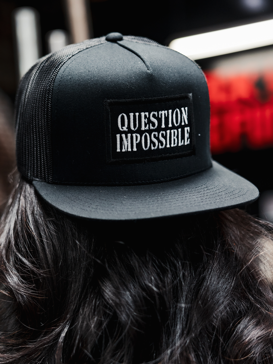 Question Impossible Hat (Black / White)